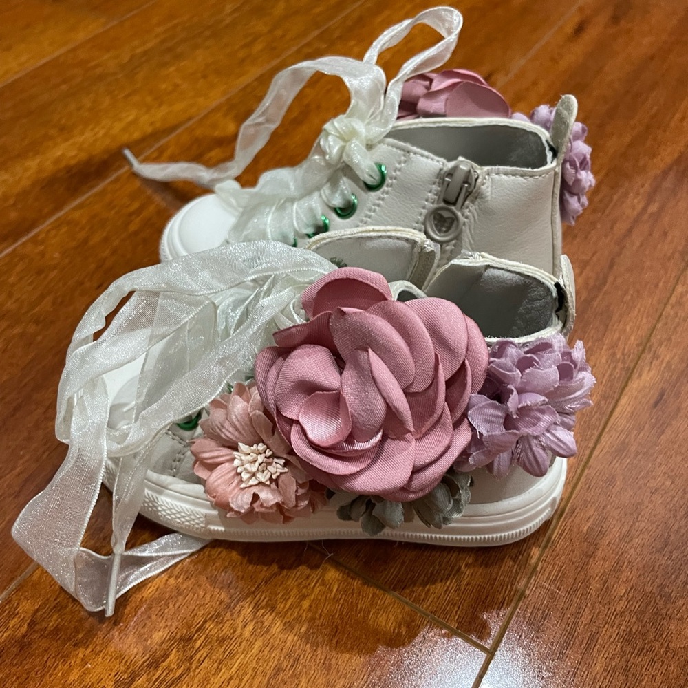 Floral White Kids Shoes with Pink Accents